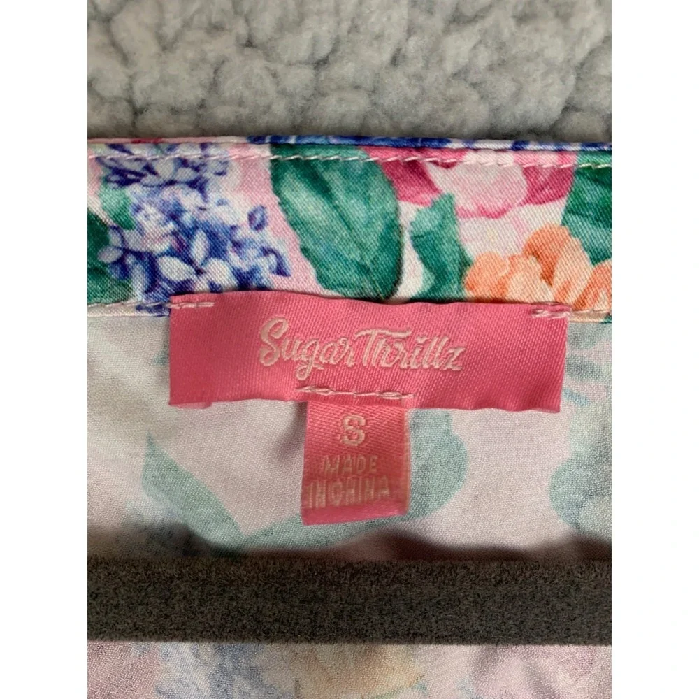 Sugar Thrillz by Dolls Kill Pink Floral Tie Sleeve V-Neck Fit & Flare Dress Size - Picture 2 of 7